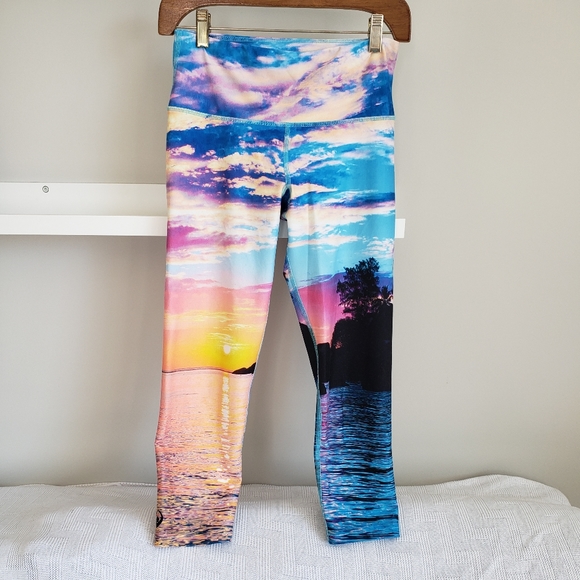 Inner Fire Pants - Inner Fire Crop Leggings Size 6 Sunset Allover Print